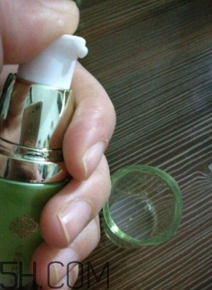 百雀羚明星眼霜什么功效？適合秋冬用嗎？