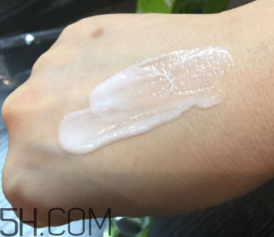 百雀羚明星眼霜什么功效？適合秋冬用嗎？