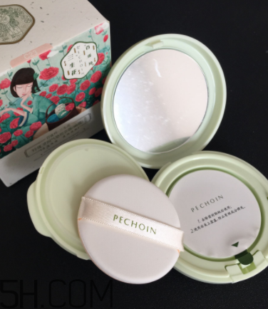 百雀羚氣墊BB霜浮粉嗎？適合干皮嗎？