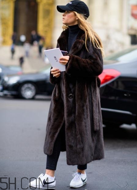 冬天穿九分褲穿什么鞋子？冬天九分褲配什么鞋子好看？