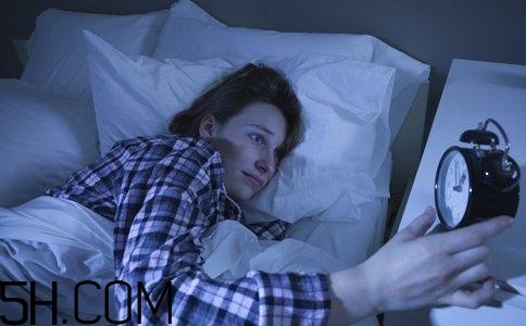 更年期來臨的信號(hào)有哪些？更年期期間的飲食有什么禁忌？