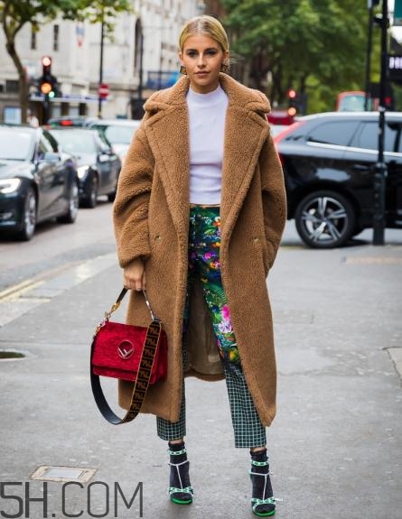 冬天穿九分褲穿什么鞋子？冬天九分褲配什么鞋子好看？