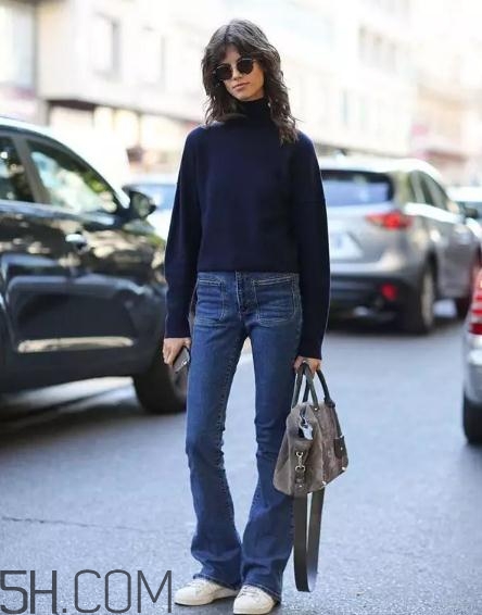 高領(lǐng)毛衣搭配什么褲子？高領(lǐng)毛衣下面穿什么？