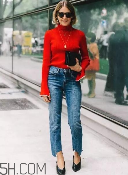 高領(lǐng)毛衣搭配什么褲子？高領(lǐng)毛衣下面穿什么？