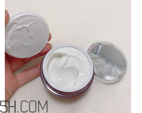 olay大紅瓶面霜適合白天用嗎？能見光嗎？