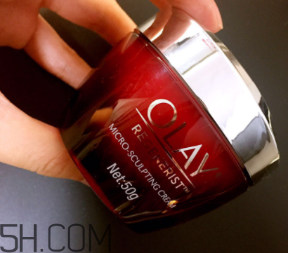 olay大紅瓶面霜適合白天用嗎？能見光嗎？