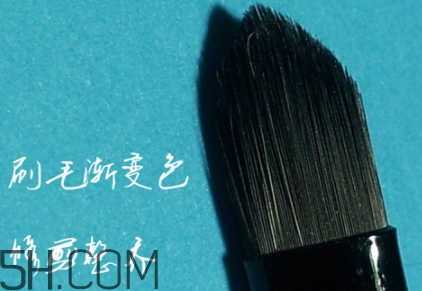 唇刷怎么用？唇刷怎么蘸取口紅