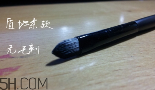 唇刷怎么用？唇刷怎么蘸取口紅