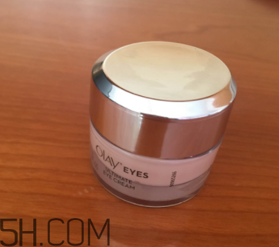 Olay素顏眼霜油不油？適合什么膚質(zhì)？