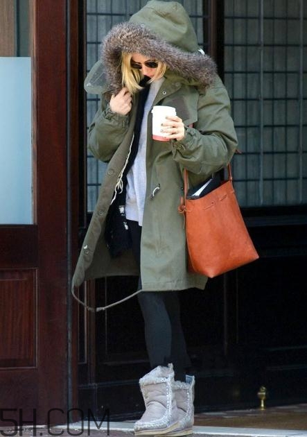 雪地靴搭配什么衣服？雪地靴搭配衣服圖片