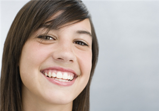 烤瓷牙為什么會(huì)有縫隙？烤瓷牙的注意事項(xiàng)有哪些？