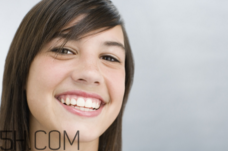 烤瓷牙能用美容儀嗎？烤瓷牙有縫隙怎么辦？