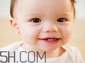 小孩牙齒黃怎么辦？用牙線好嗎？