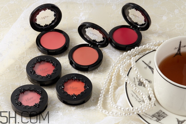 適合學生用的口紅顏色推薦 選擇口紅顏色的因素 適合學生用的口紅顏色推薦 選擇口紅顏色的因素