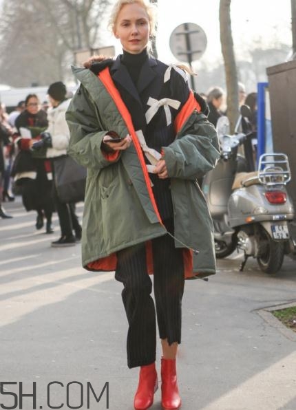 穿短靴怎么配衣服好看？短靴搭配什么上衣？