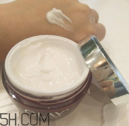 Olay小臉面霜適合秋冬嗎？適合油皮嗎？