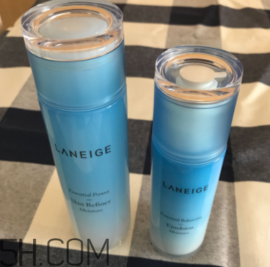 蘭芝水衡水乳套裝什么功效？適合膚質