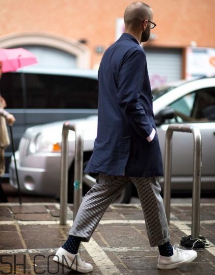 男士九分褲配什么襪子好看？男士九分褲搭配襪子圖片