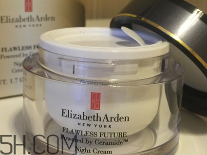 雅頓面霜怎么用？雅頓面霜早晚用嗎？