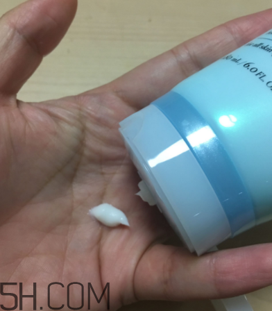 蘭芝潔顏膏有泡沫嗎？能卸妝嗎？