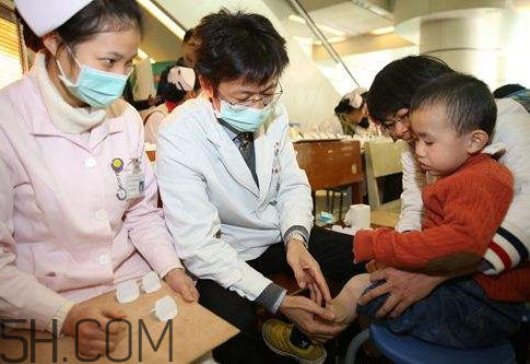 三九貼不能吃什么 貼三九貼不能吃什么 三九貼不能吃什么 貼三九貼不能吃什么