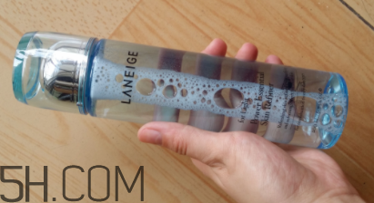 蘭芝水衡精華水油不油？適合油皮嗎？