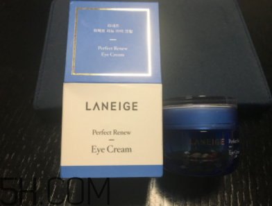 蘭芝致美眼霜油不油？長(zhǎng)脂肪粒嗎？