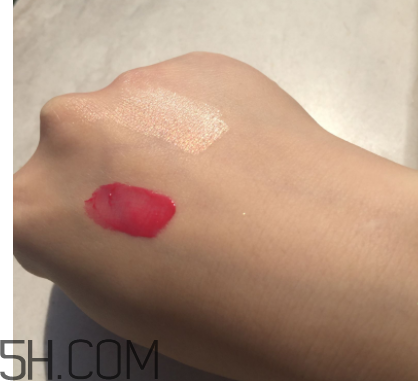 蘭芝雙色眼影筆使用心得_蘭芝雙色眼影筆產(chǎn)品評(píng)測(cè) 蘭芝雙色眼影筆使用心得_蘭芝雙色眼影筆產(chǎn)品評(píng)測(cè)