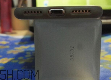 雅頓和嬌韻詩哪個好用？伊麗莎白雅頓和嬌韻詩哪個檔次高