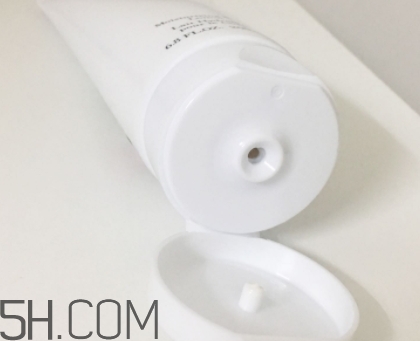 雅頓和資生堂哪個好用？伊麗莎白雅頓和資生堂對比