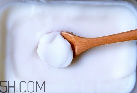 豬油變黃了能吃嗎 豬油變紅是什么原因 豬油變黃了能吃嗎 豬油變紅是什么原因