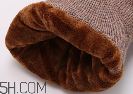 駝絨褲好還是羽絨褲好？駝絨褲羽絨褲哪種暖和？