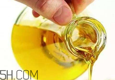 豬油和植物油哪個好 吃植物油好還是豬油好 豬油和植物油哪個好 吃植物油好還是豬油好