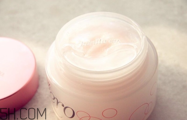 用卸妝膏后多久用洗面奶？卸妝膏的使用注意事項(xiàng)