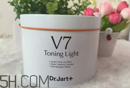 素顏霜v7真的不用卸妝嗎？卸妝時(shí)水溫要注意什么？