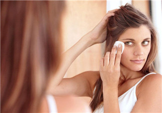 不卸妝睡覺的危害有哪些？好用的卸妝濕巾推薦