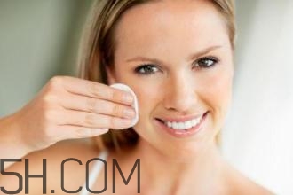 睫毛膏需要卸妝嗎？卸妝水的使用誤區(qū)