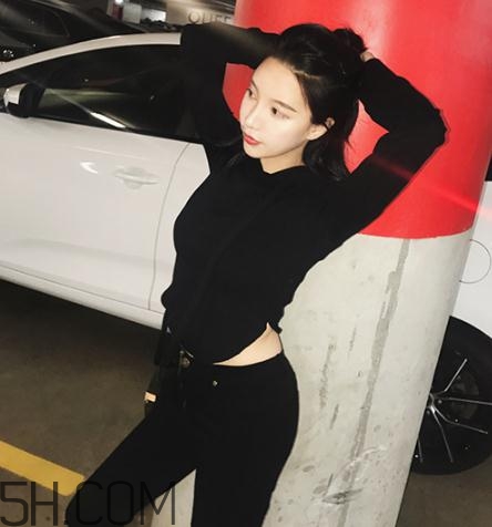 黑色衣服粘毛怎么處理？黑色衣服沾毛怎么辦？