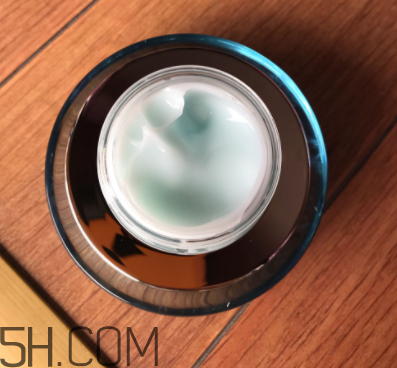 sum37哪款面霜適合油皮？哪款面霜適合夏天？