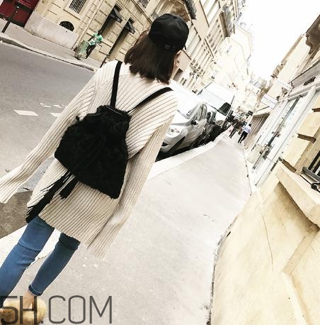 杏色和米白色哪個(gè)顯白？米白色和杏色的區(qū)別