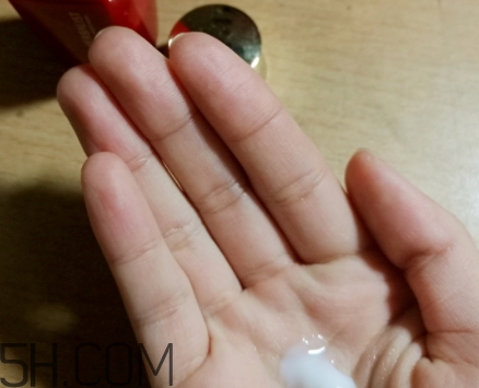 avenir艾文莉是什么牌子？高絲艾文莉和雪肌精哪個(gè)好？