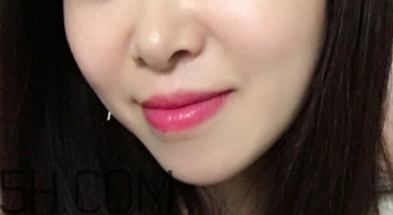 sum37花瓣唇釉哪個(gè)色號(hào)最火？哪個(gè)色號(hào)最好看？