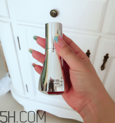 sum37淡斑小手電是什么？用在哪一步？