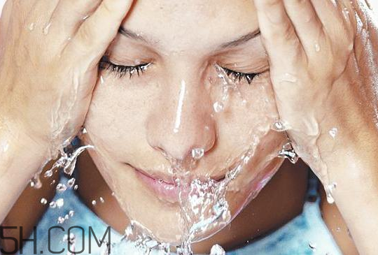 肥皂洗臉有什么好處？硫磺肥皂可以洗臉嗎？