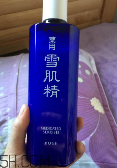 雪肌精化妝水適合干皮嗎？適合痘肌嗎？