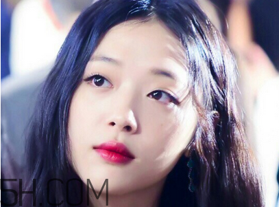 敏感肌膚如何用卸妝乳卸妝？敏感肌膚如何用卸妝水卸妝？