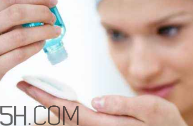 什么時候適合用卸妝油？洗臉撲可以卸妝么？