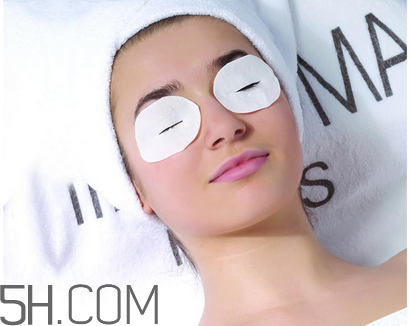 化妝棉和卸妝棉哪個(gè)好用？適宜油性皮膚的卸妝產(chǎn)品推薦