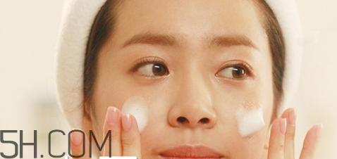 敏感肌膚用什么卸妝產(chǎn)品？臉上有紅血絲用什么卸妝？