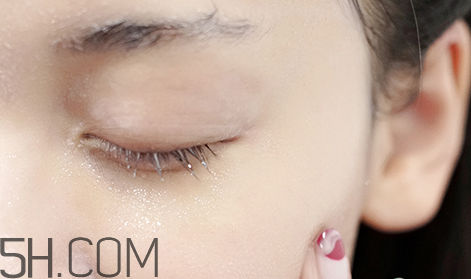 普通卸妝油可以卸眼唇嗎？適合卸粉底液的卸妝品推薦